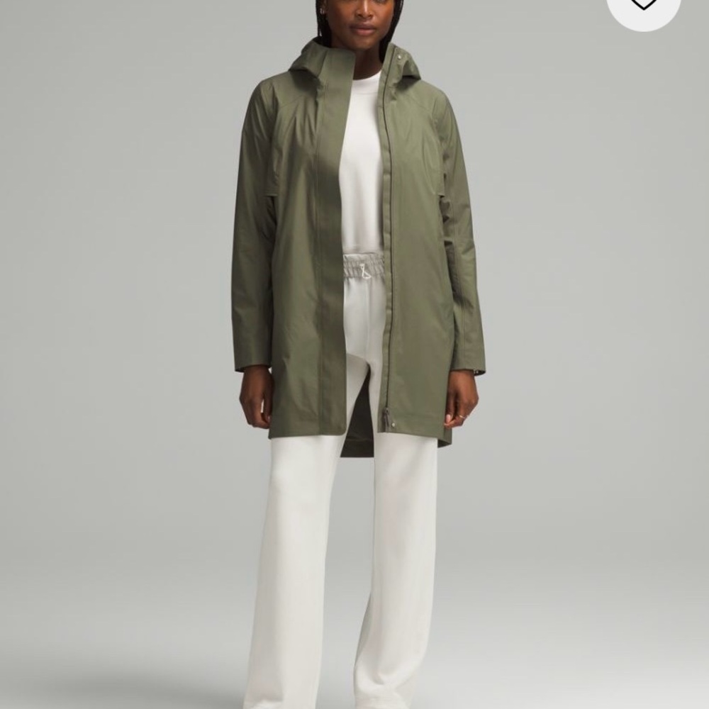 NWT Lululemon Rain Rebel Jacket. Olive Green. size 4
